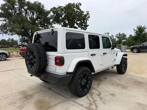 Bright White 2025 Jeep Wrangler 4xe Sahara