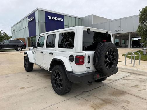 Bright White 2025 Jeep Wrangler 4xe Sahara