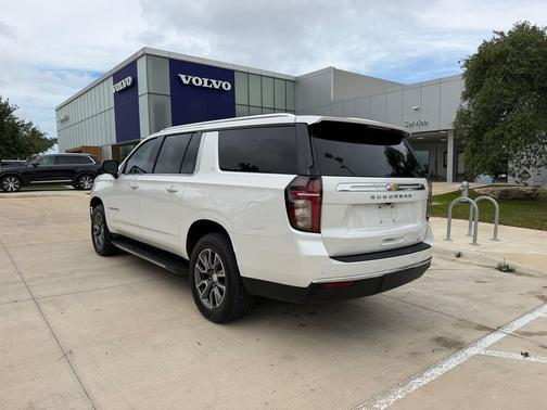 Iridescent Pearl Tricoat 2021 Chevrolet Suburban LT