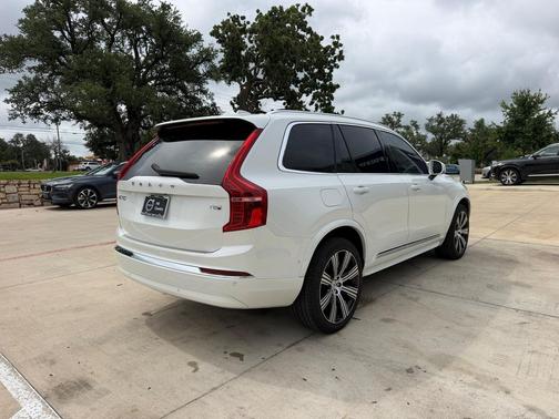 Crystal White Metallic 2025 Volvo XC90 Plug-In Hybrid T8 Ultra 7-Seater