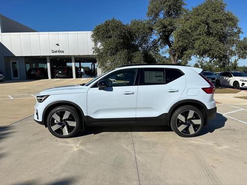 2026 Volvo EX40 Twin Motor Plus