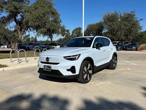 2026 Volvo EX40 Twin Motor Plus