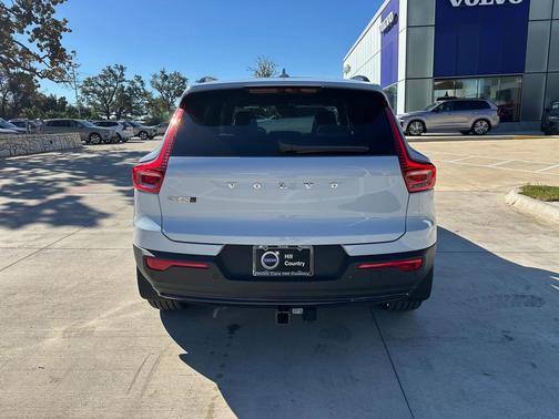 2026 Volvo EX40 Twin Motor Plus