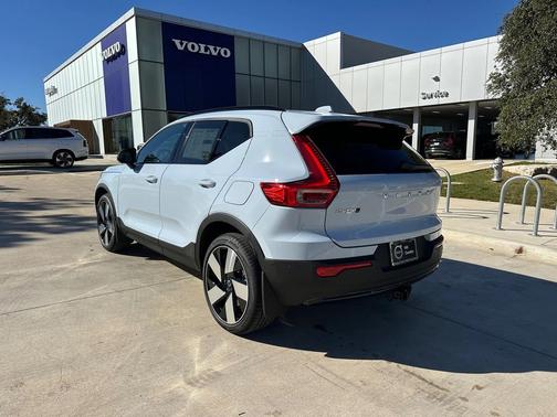 2026 Volvo EX40 Twin Motor Plus