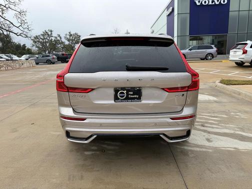 2025 Volvo XC60 B5 Plus