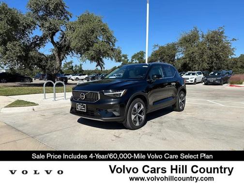 2025 Volvo XC40 B5 Plus Bright Theme