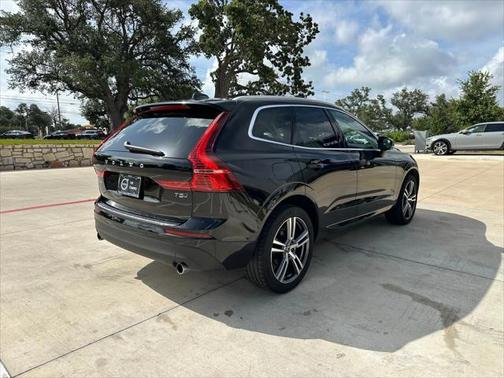 2021 Volvo XC60 T5 Momentum
