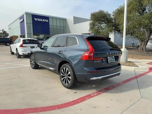 2023 Volvo XC60 B5 Plus Bright Theme