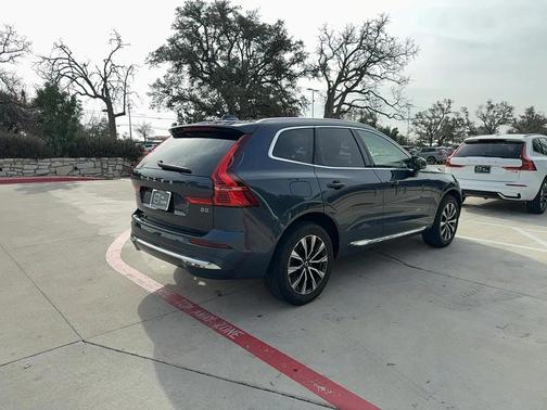 2023 Volvo XC60 B5 Plus Bright Theme
