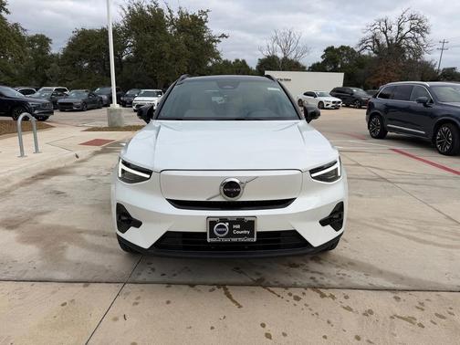 2026 Volvo EX40 Twin Motor Plus