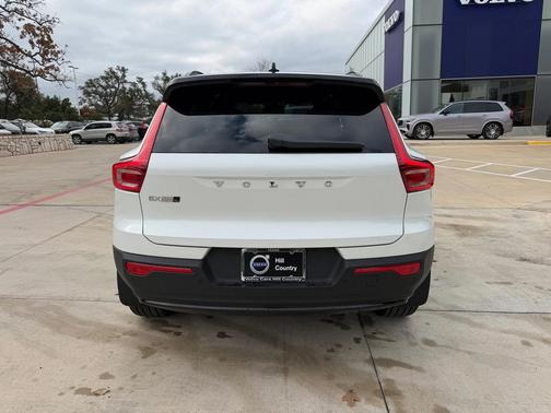 2026 Volvo EX40 Twin Motor Plus