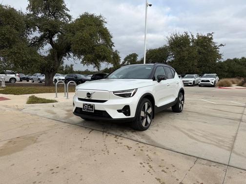 2026 Volvo EX40 Twin Motor Plus