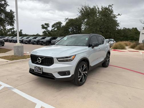 2020 Volvo XC40 T5 R-Design
