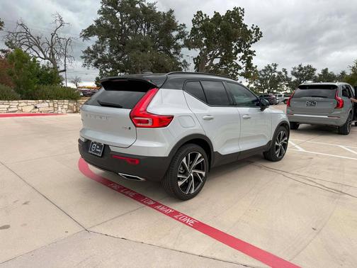 2020 Volvo XC40 T5 R-Design