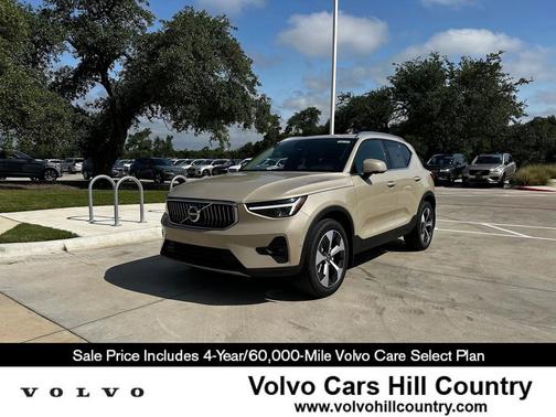 2025 Volvo XC40 B5 Plus Bright Theme