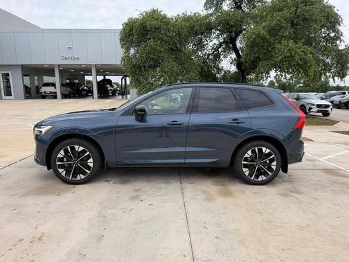 Denim Blue Metallic 2026 Volvo XC60 B5 Plus
