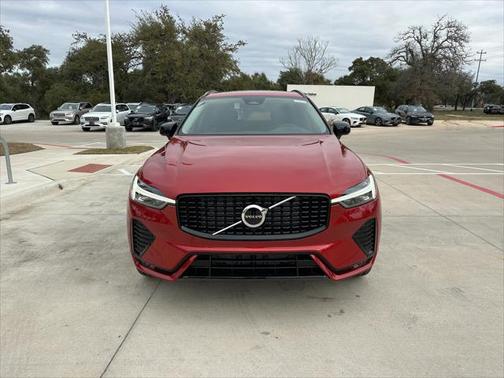 2025 Volvo XC60 B5 Core