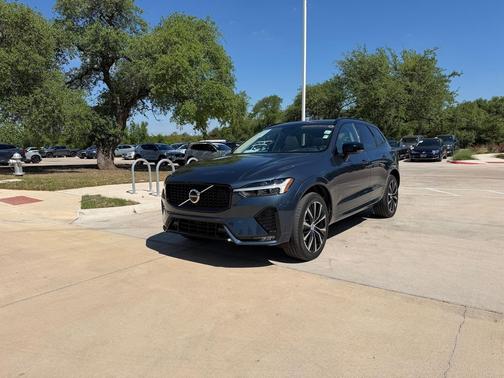 Denim Blue Metallic 2023 Volvo XC60 B5 Plus Dark Theme