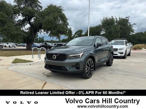 Forest Lake 2026 Volvo XC40 Ultra, B5 AWD Gas (mild hybrid), Dark