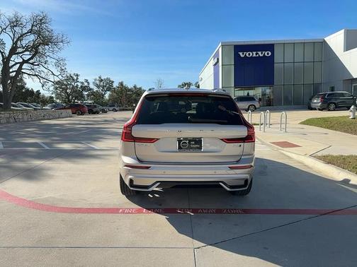 2026 Volvo XC60 B5 Ultra