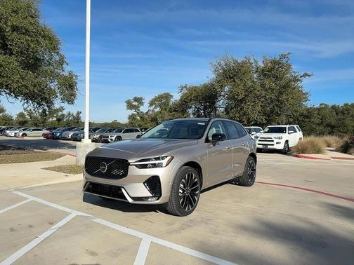 2026 Volvo XC60 B5 Ultra