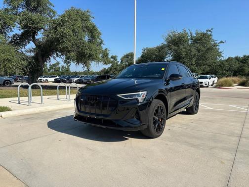 2022 Audi e-tron Premium