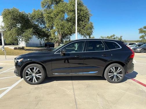 2023 Volvo XC60 B5 Plus Bright Theme