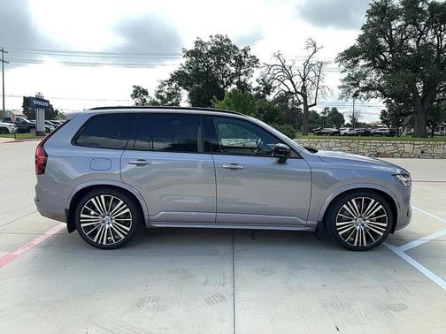 2026 Volvo XC90 B6 Ultra Dark Theme 7-Seater