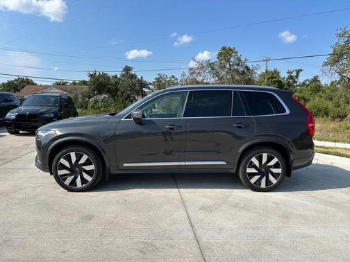2024 Volvo XC90 Recharge Plug-In Hybrid T8 Ultimate Bright Theme 7-Seater