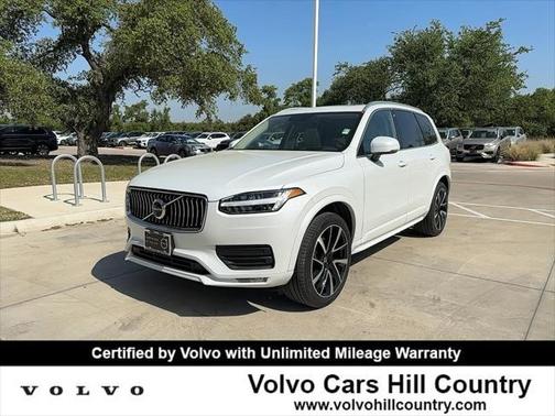 2022 Volvo XC90 T6 Momentum