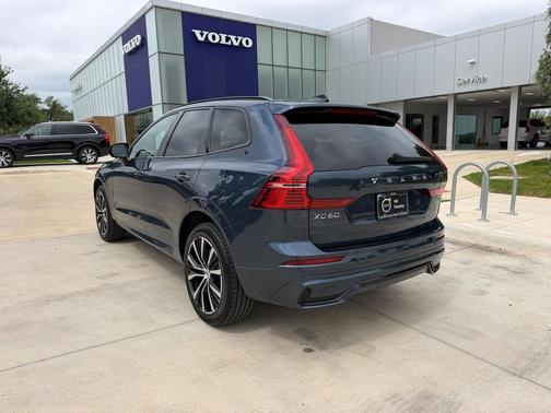 Denim Blue Metallic 2024 Volvo XC60 B5 Plus Dark Theme