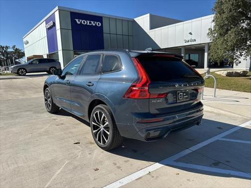2025 Volvo XC60 B5 Plus