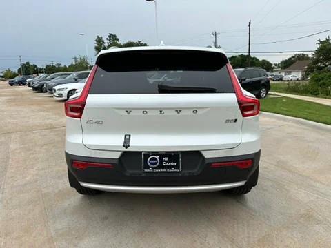 2024 Volvo XC40 B5 Core Bright Theme