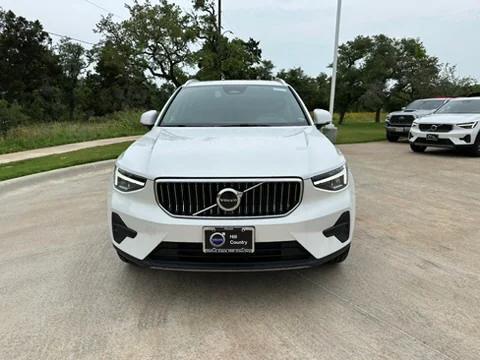 2024 Volvo XC40 B5 Core Bright Theme