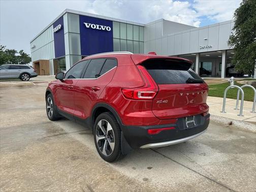 2023 Volvo XC40 B5 Plus Bright Theme