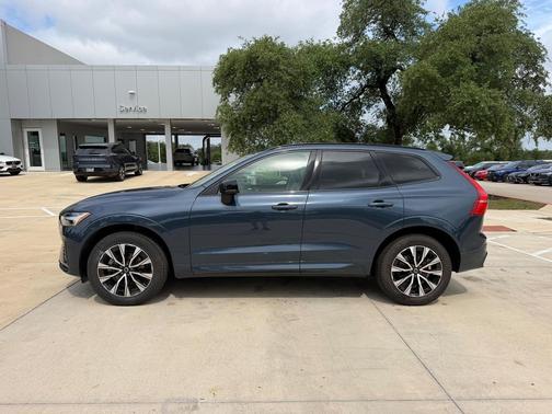 Denim Blue Metallic 2023 Volvo XC60 B5 Plus Dark Theme