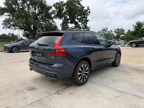 Denim Blue Metallic 2023 Volvo XC60 B5 Plus Dark Theme