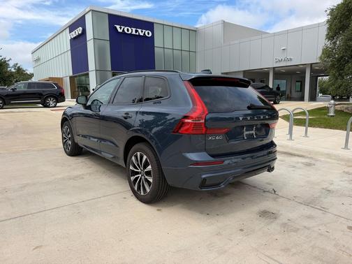 Denim Blue Metallic 2023 Volvo XC60 B5 Plus Dark Theme