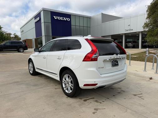 Ice White 2016 Volvo XC60 T5 Drive-E Premier