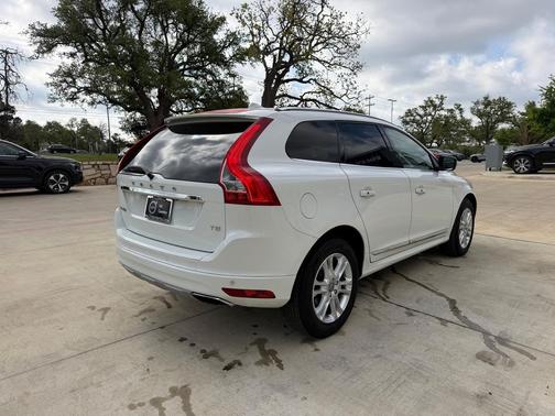 Ice White 2016 Volvo XC60 T5 Drive-E Premier