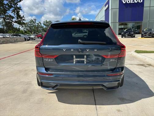 2026 Volvo XC60 B5 Plus