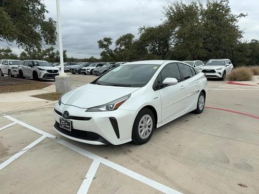 2022 Toyota Prius LE