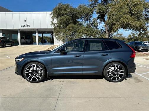 2025 Volvo XC60 B5 Ultra