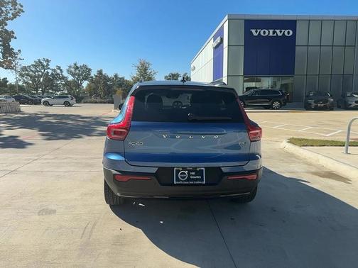 2021 Volvo XC40 T5 R-Design