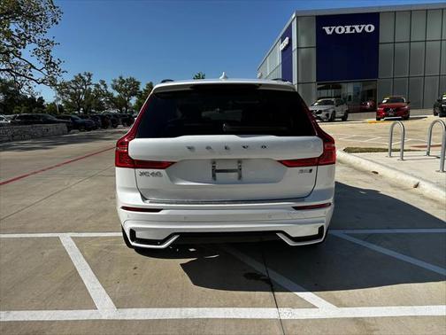 2025 Volvo XC60 B5 Plus