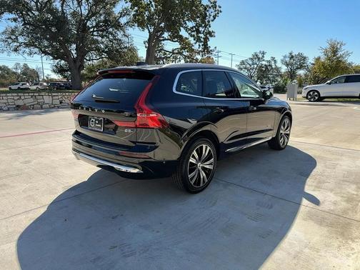 2023 Volvo XC60 B5 Plus Bright Theme
