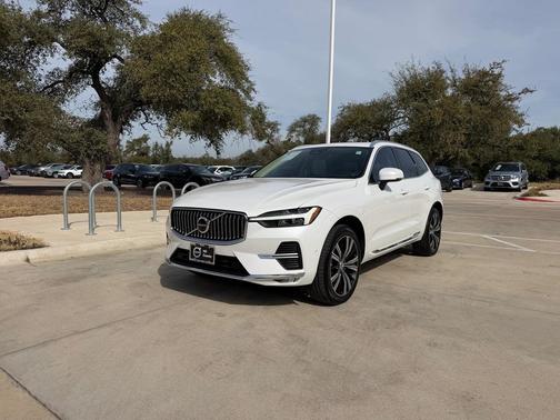 2023 Volvo XC60 B5 Ultimate Bright Theme