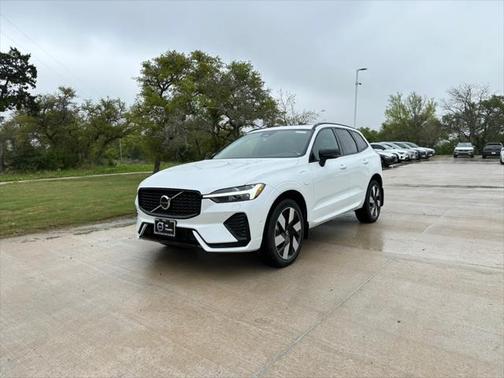 2024 Volvo XC60 Recharge Plug-In Hybrid T8 Plus Dark Theme