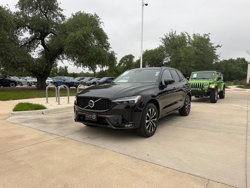 Onyx Black 2025 Volvo XC60 B5 Plus