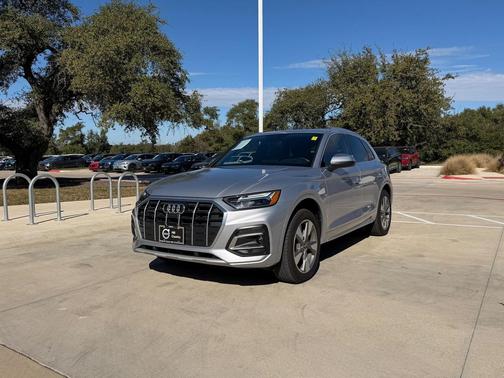 2022 Audi Q5 40 Premium Plus